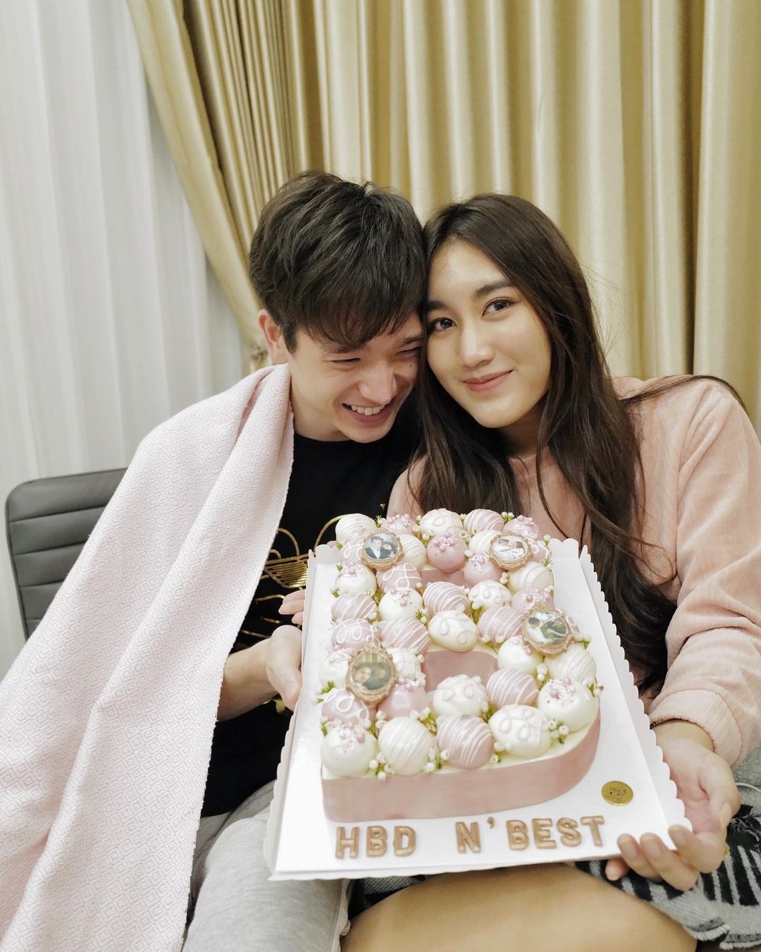 ตงตง กฤษกร เบส รักษ์วนีย์ 