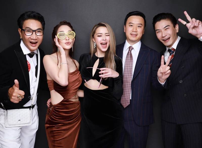 แพทริเซีย โน้ต จัดปาร์ตี้สละโสด