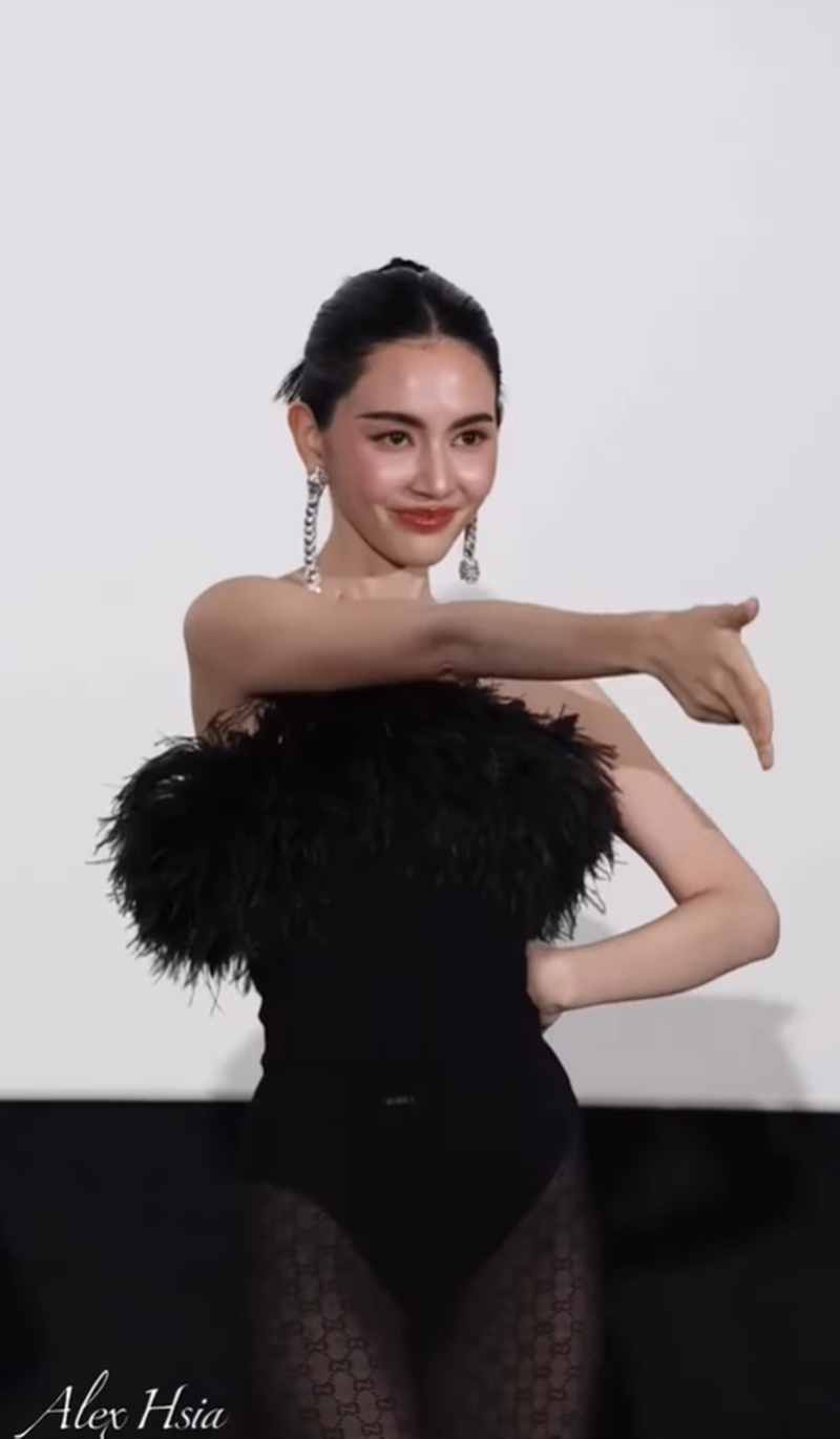 ใหม่ ดาวิกา