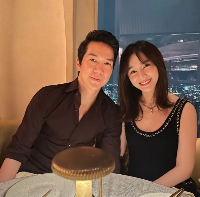 แอมป์ พิธาน ประวัติ