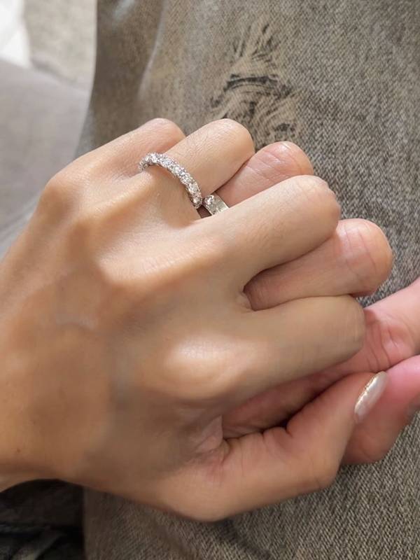 จิน ธรรมวัฒนะ โชว์แหวนคู่ กวาง รติชา