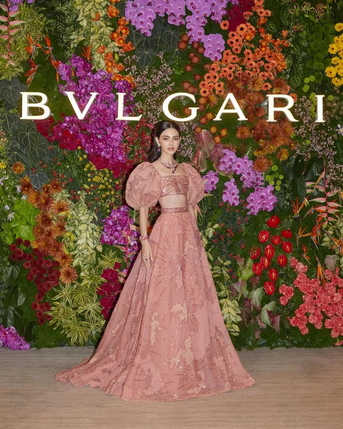 ใหม่ ดาวิกา