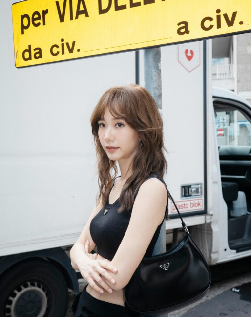 เต้ย จรินทร์พร กับ 20 ลุคแฟชั่นสุดเก๋ แฝงความเท่แบบสาวไซซ์มินิ