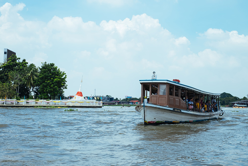 ล่องเรือ วัดปรมัยยิกาวาสวรวิหาร