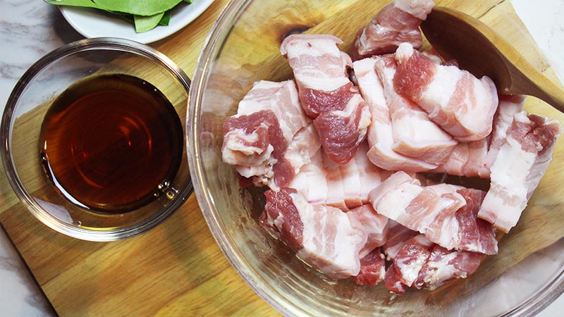 หมูสามชั้นทอดน้ำปลา