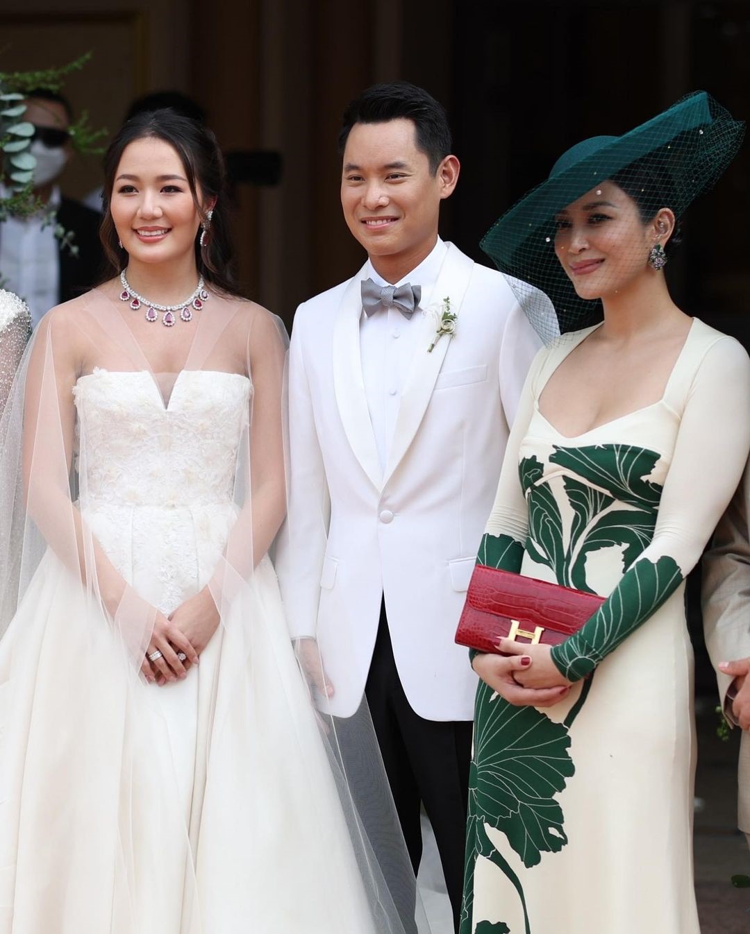 เอมมี่ มรกต 