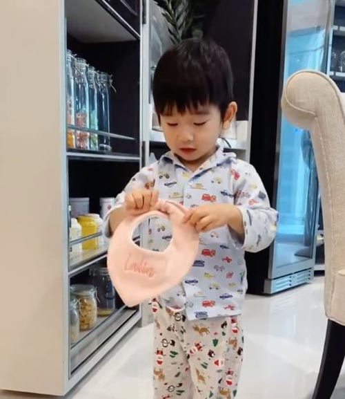 น้องอคิณ