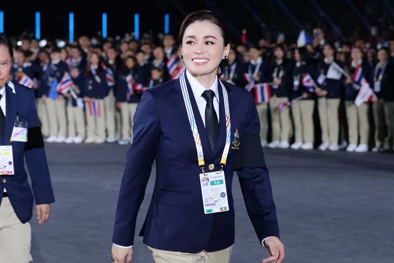 ในหลวง - พระราชินี เสด็จฯ ไปทรงเปิดการแข่งขันกีฬาซีเกมส์ ครั้งที่ 33