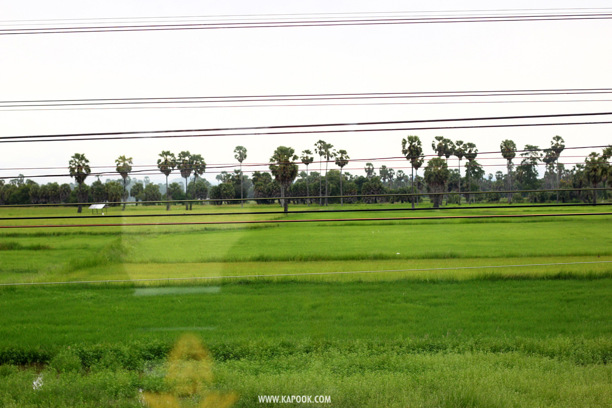 นั่งรถไฟไปหัวหิน