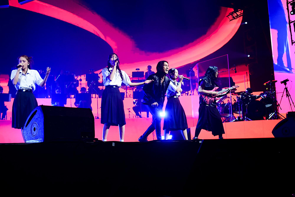 คิง เพาเวอร์ ไทย เพาเวอร์ พลังคนไทย