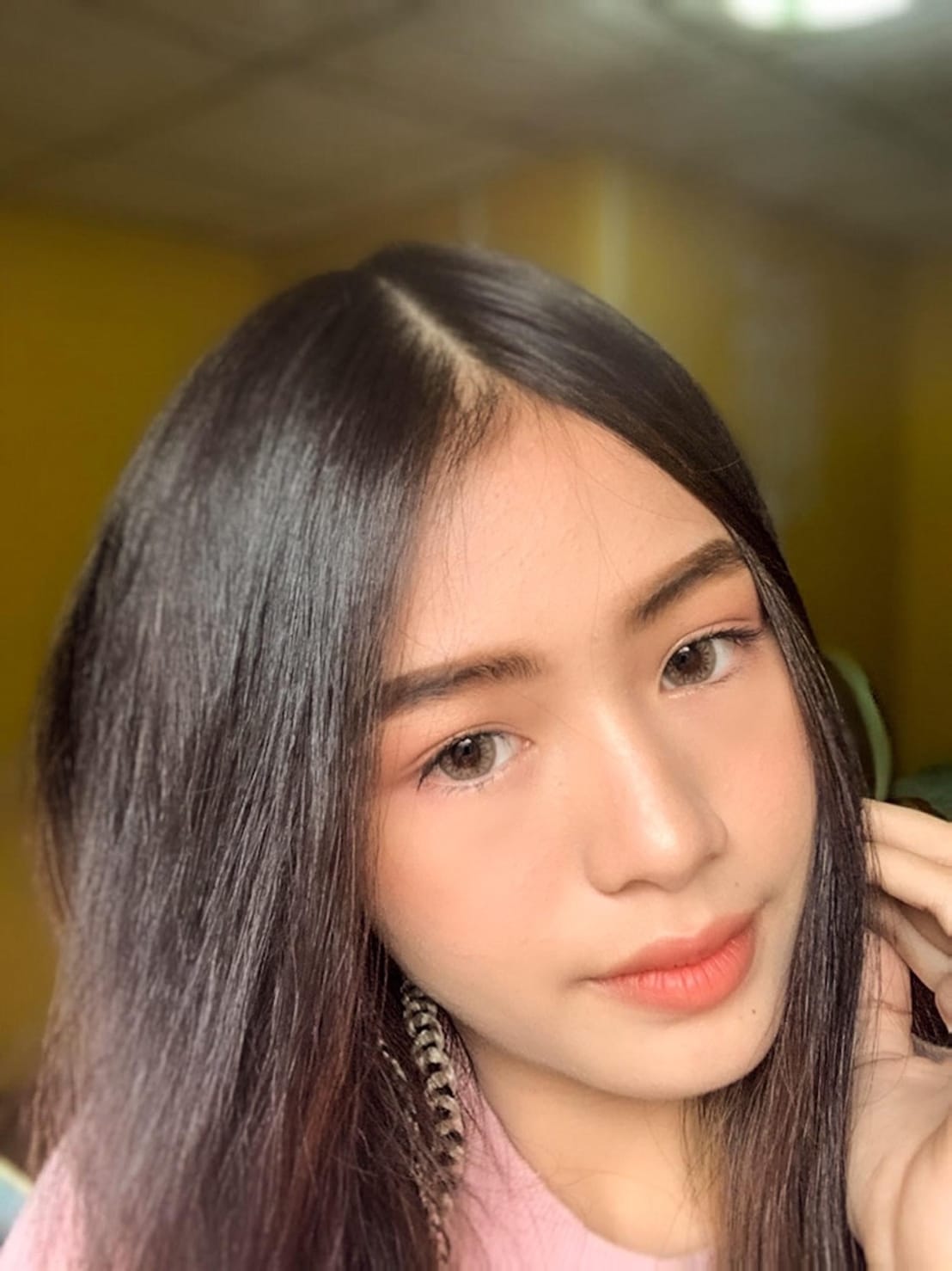 วีวี่ ศิษย์ชาญสิงห์