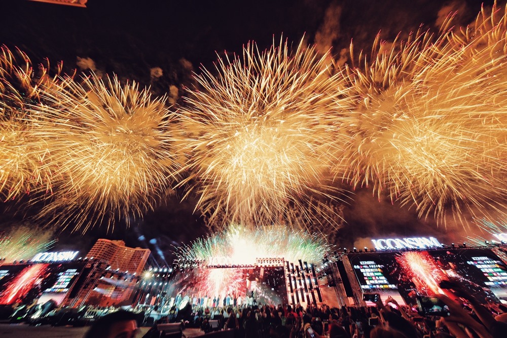 พลุระดับโลกที่ไอคอนสยาม