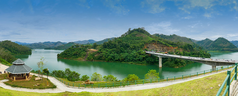 สะพานข้ามป่าฮาลาบาลา จังหวัดยะลา