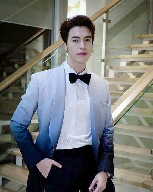 แม็ค วีรคณิศร์ ประวัติอดีตผู้เข้าประกวด AF หนุ่มหล่อ ว่าที่เจ้าบ่าว วิว วรรณรท