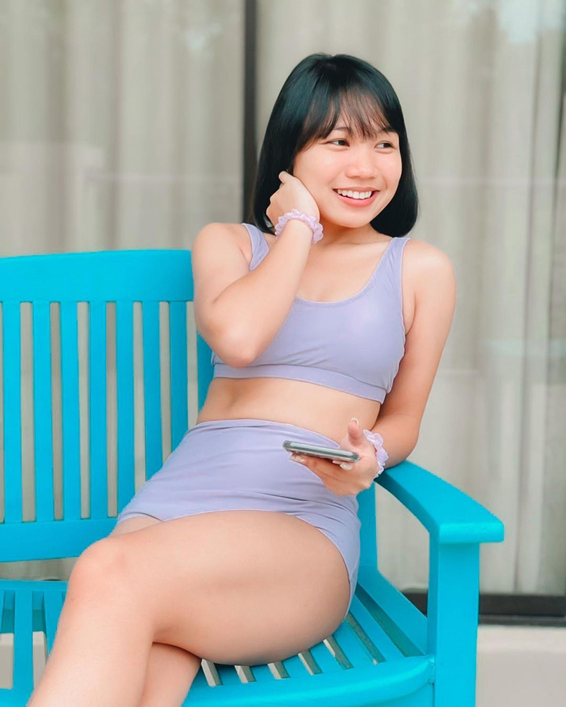 ลิลลี่ ได้หมดถ้าสดชื่น ดาราชุดว่ายน้ำ