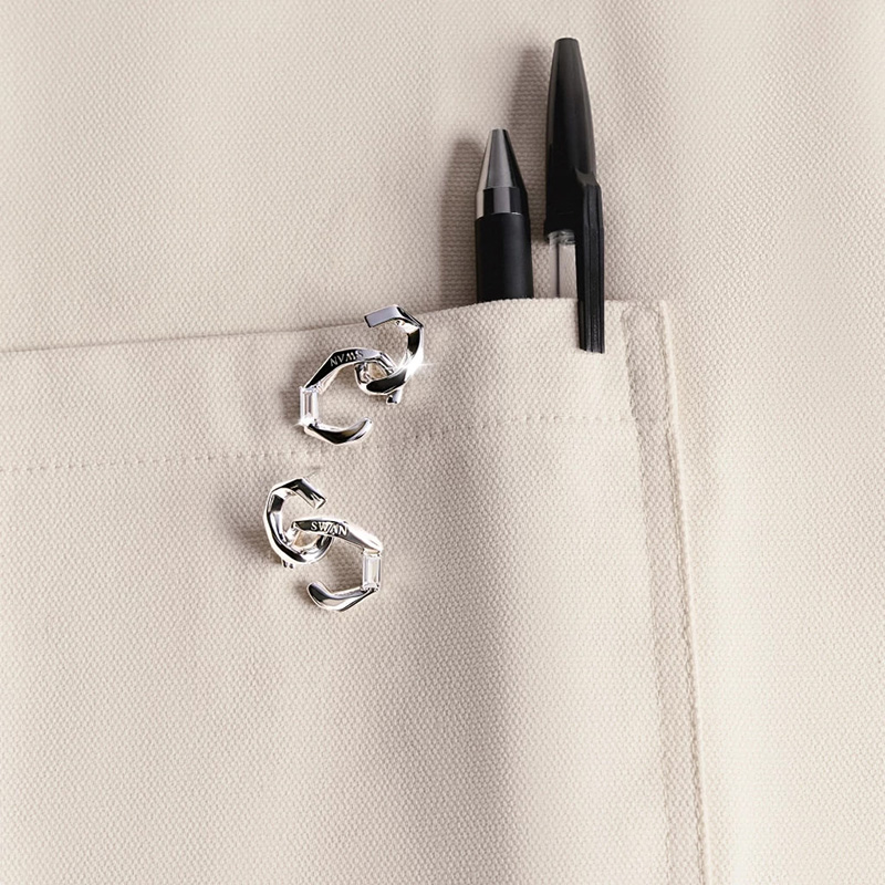 SWAN Unbound Iconic Earring
