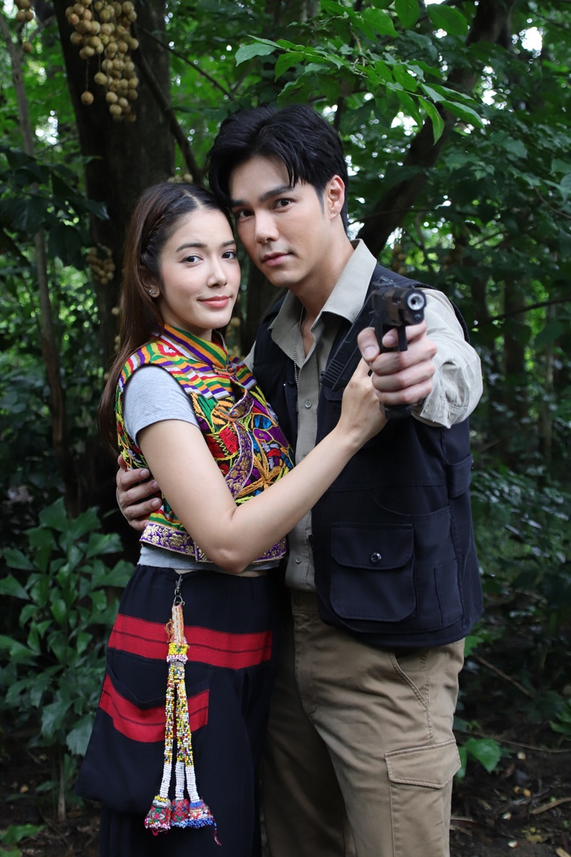 มรกตสีรุ้ง