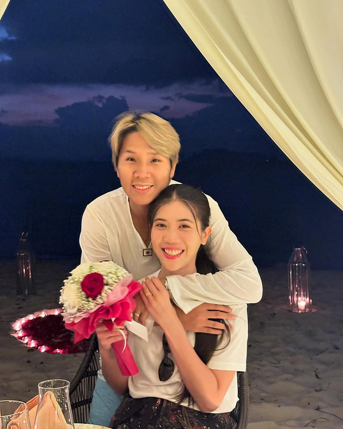 เทนนิส พาณิภัค หัวใจพองโต จูเนียร์ คุกเข่าริมทะเล Marry me