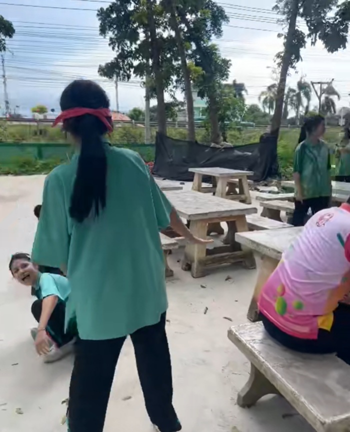 ตบหัวครู