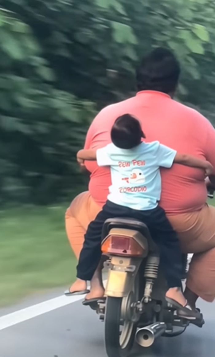 เกาะหลัง