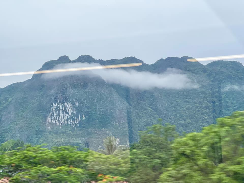 รถไฟลาว