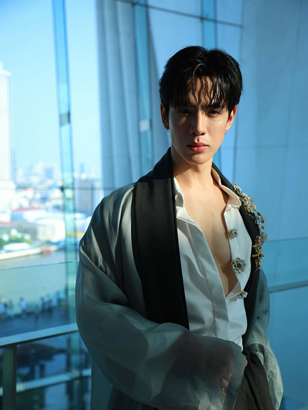 คลิปคนหน้าคล้าย ฟิล์ม ธนภัทร จูบ นนท์ อินทนนท์