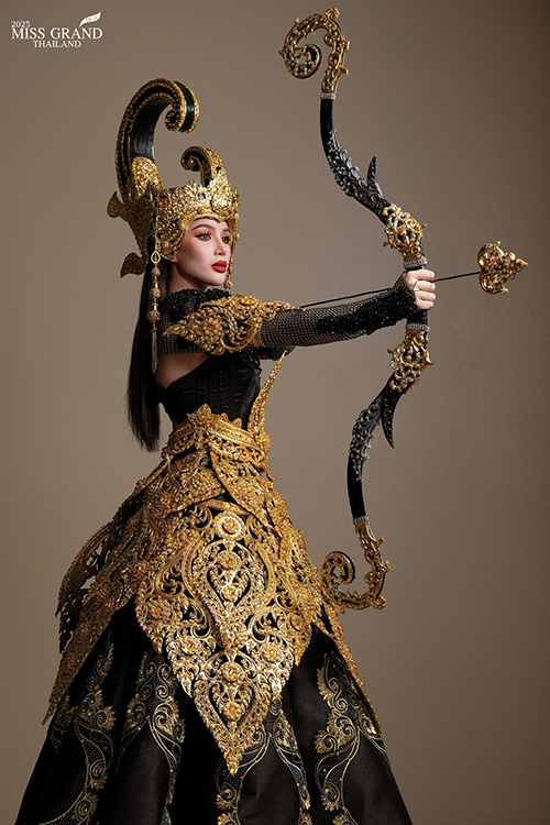 มิสแกรนด์ไทยแลนด์ 2025 ลุคประกวดรอบ ชุดชาติพันธุ์ใต้ คาบสมุทรมาลายู ทำถึงทุกคน !