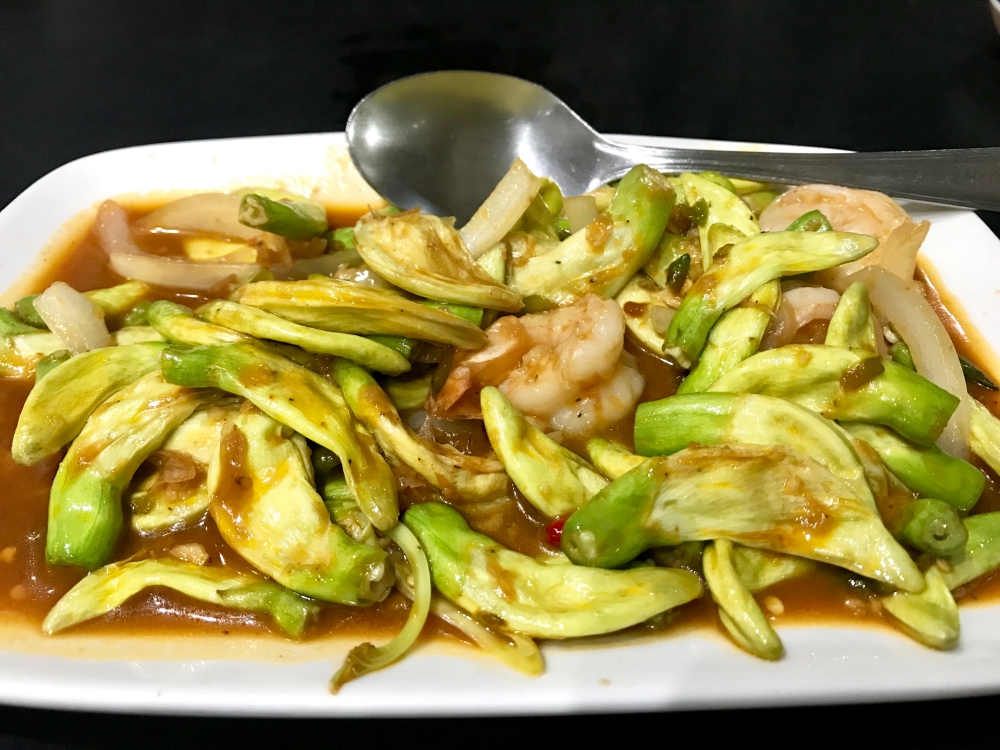 สูตรดอกแคผัดกะปิกุ้งสด