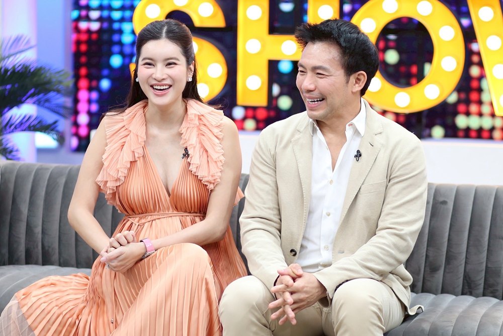 หมอสอง นพรัตน์ ควง น้องออน สมฤทัย ออกรายการคุยแซ่บโชว์