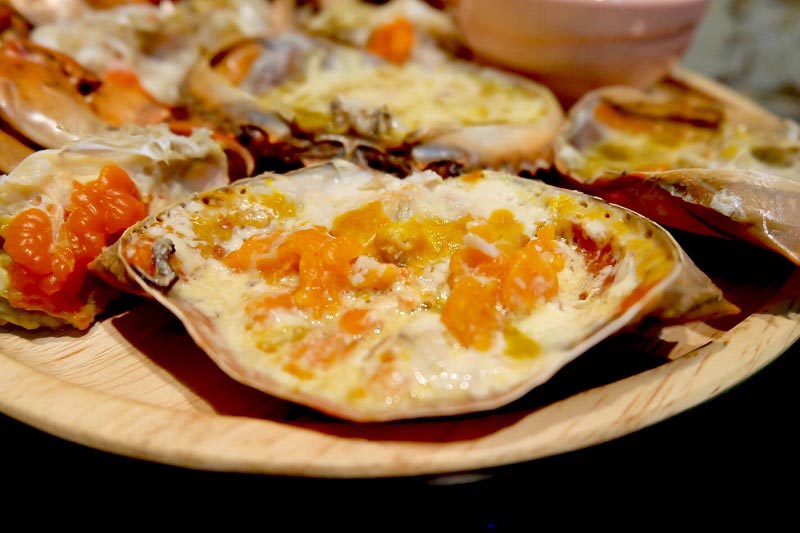 ปูไข่นึ่งนมสด