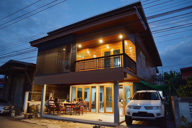 รีโนเวทบ้านสองชั้นครึ่งปูนครึ่งไม้ 2 ห้องนอน 2 ห้องน้ำ