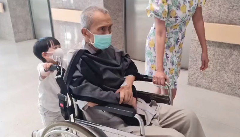 ต้อย เศรษฐา 