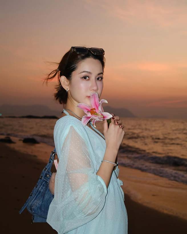 พลอย ภัทรากร