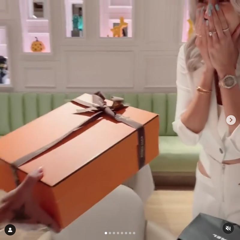 อุ้ม ลักขณา