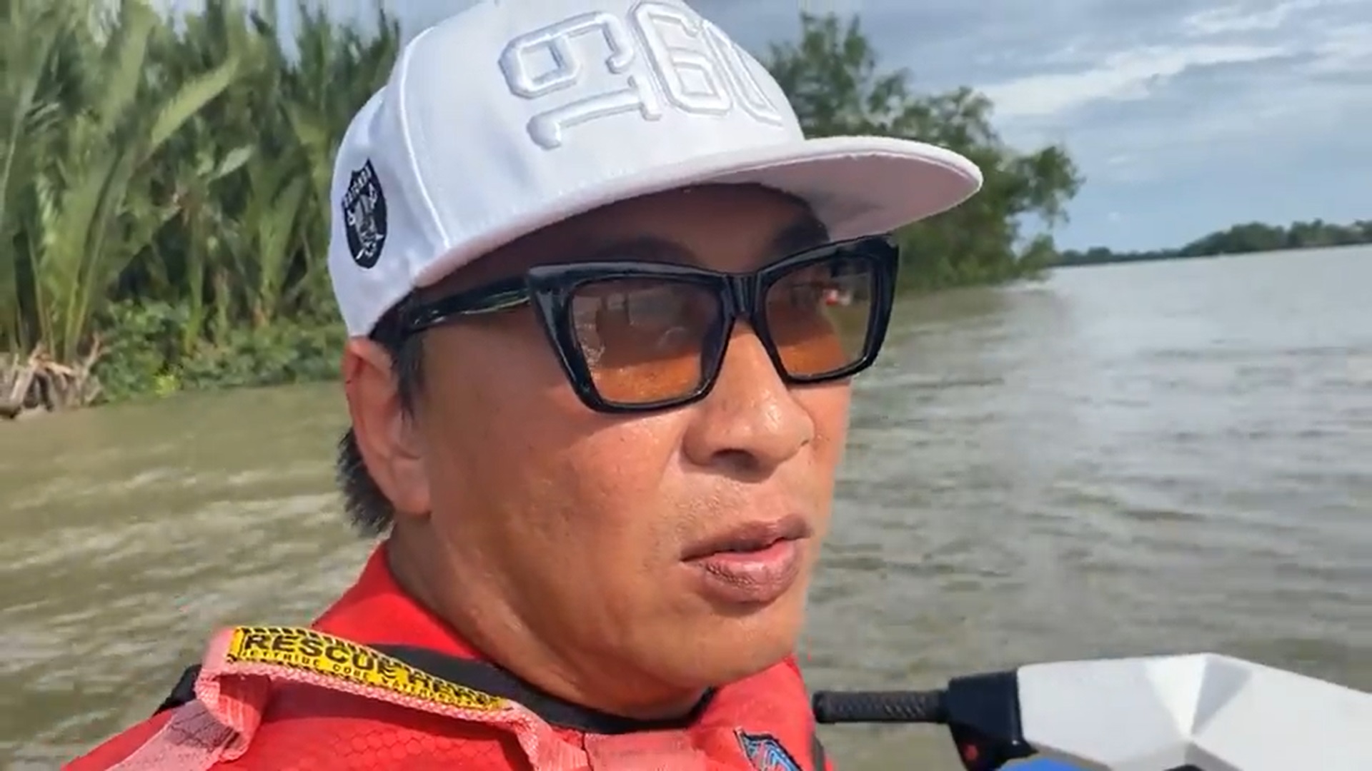 เปิ้ล นาคร 