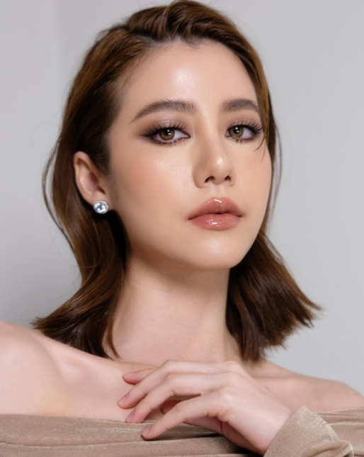 เอสเธอร์ สุปรีย์ลีลา ทรงผม