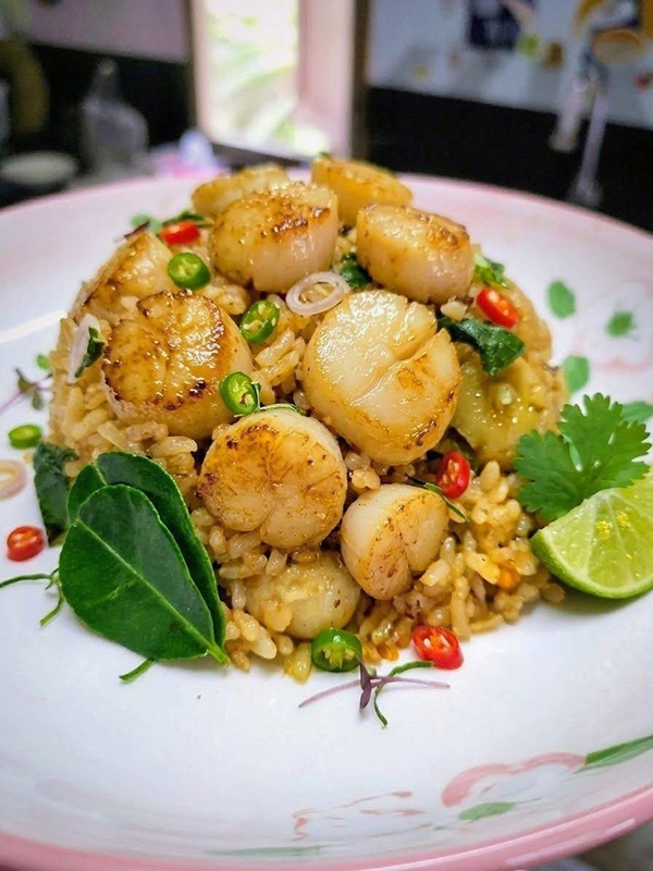 ข้าวผัดกะเพราพริกแห้งหอยเชลล์ เมนูกะเพรา อาหารจานเดียว สูตรอาหาร