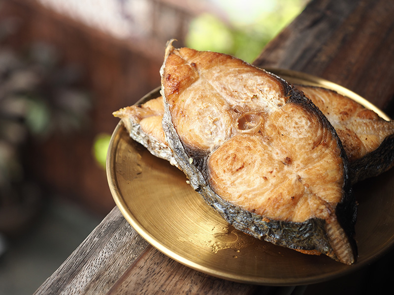 วิธีทอดปลาเค็ม ทอดปลาเค็มยังไงให้เนื้อไม่แตก กลิ่นไม่เหม็น เคล็ดลับทำอาหาร