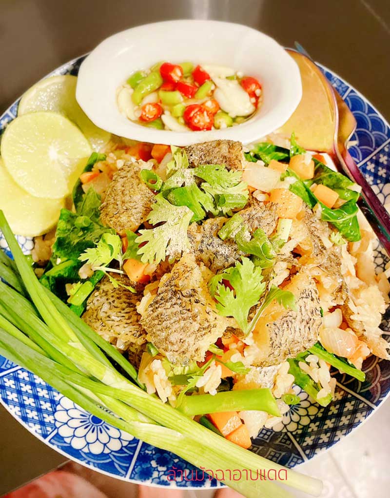 ร้านข้าวผัดปลาสลิด