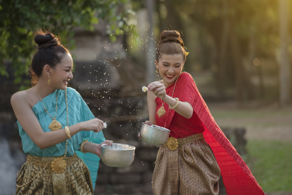 ชุดไทย เล่นสงกรานต์