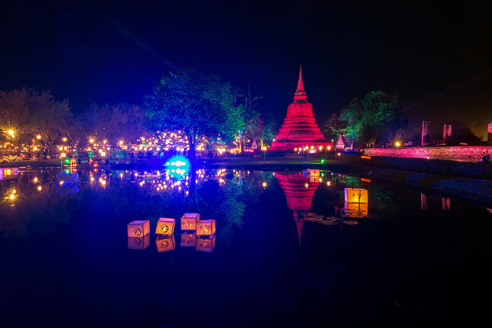 ลอยกระทงสุโขทัย 2564