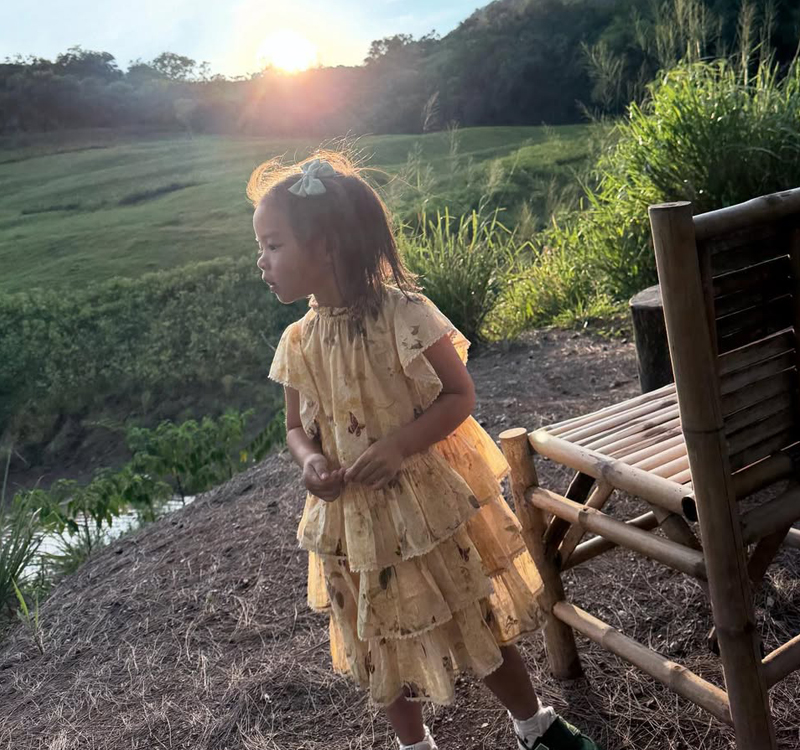 มิว นิษฐา โชว์หุ่นสุดเป๊ะ ควงไฮโซเซนต์ สามีและลูก เที่ยวเขาใหญ่ 