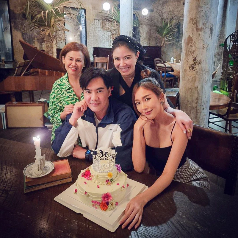 เคลลี่ ธนะพัฒน์