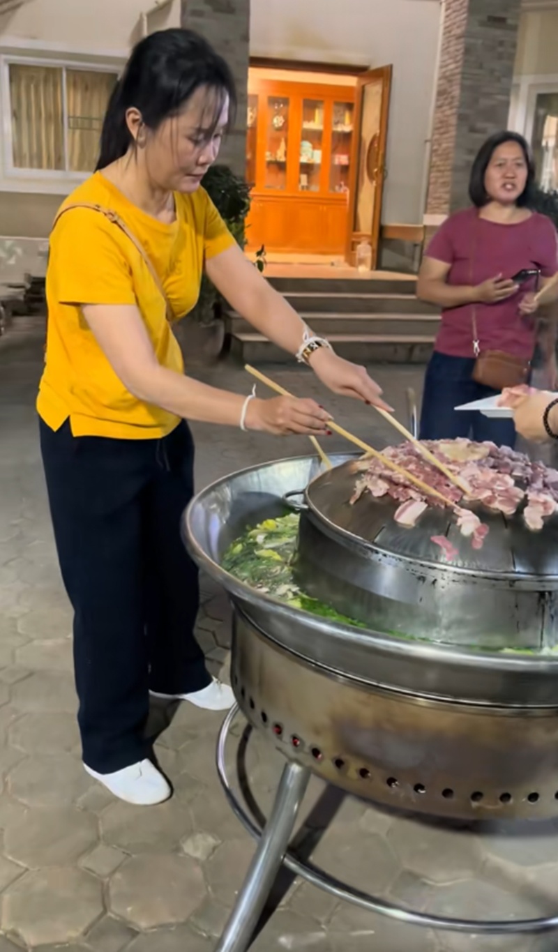 กินหมูกระทะ