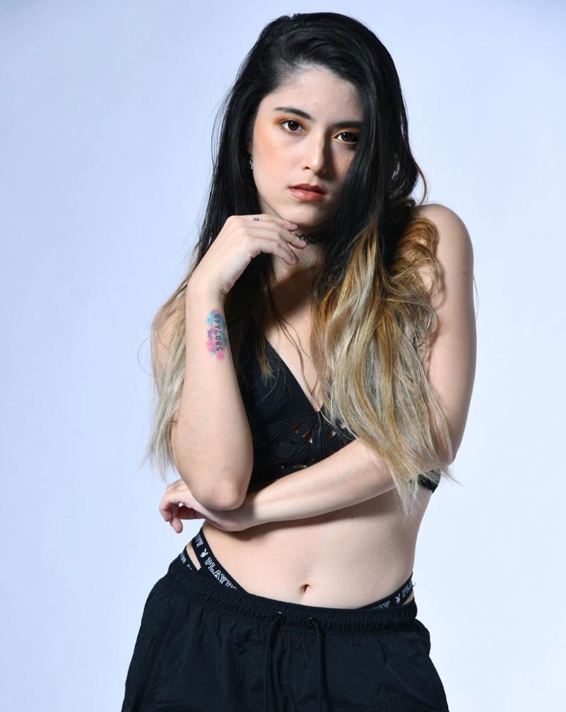 โซฟี่ อัปสรสิริ