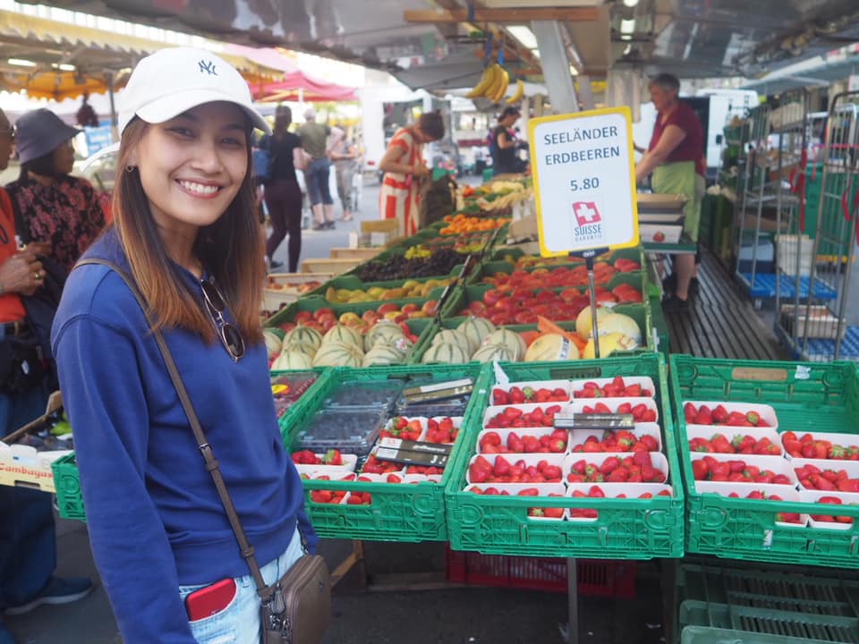 บุตรี เผือดผ่อง