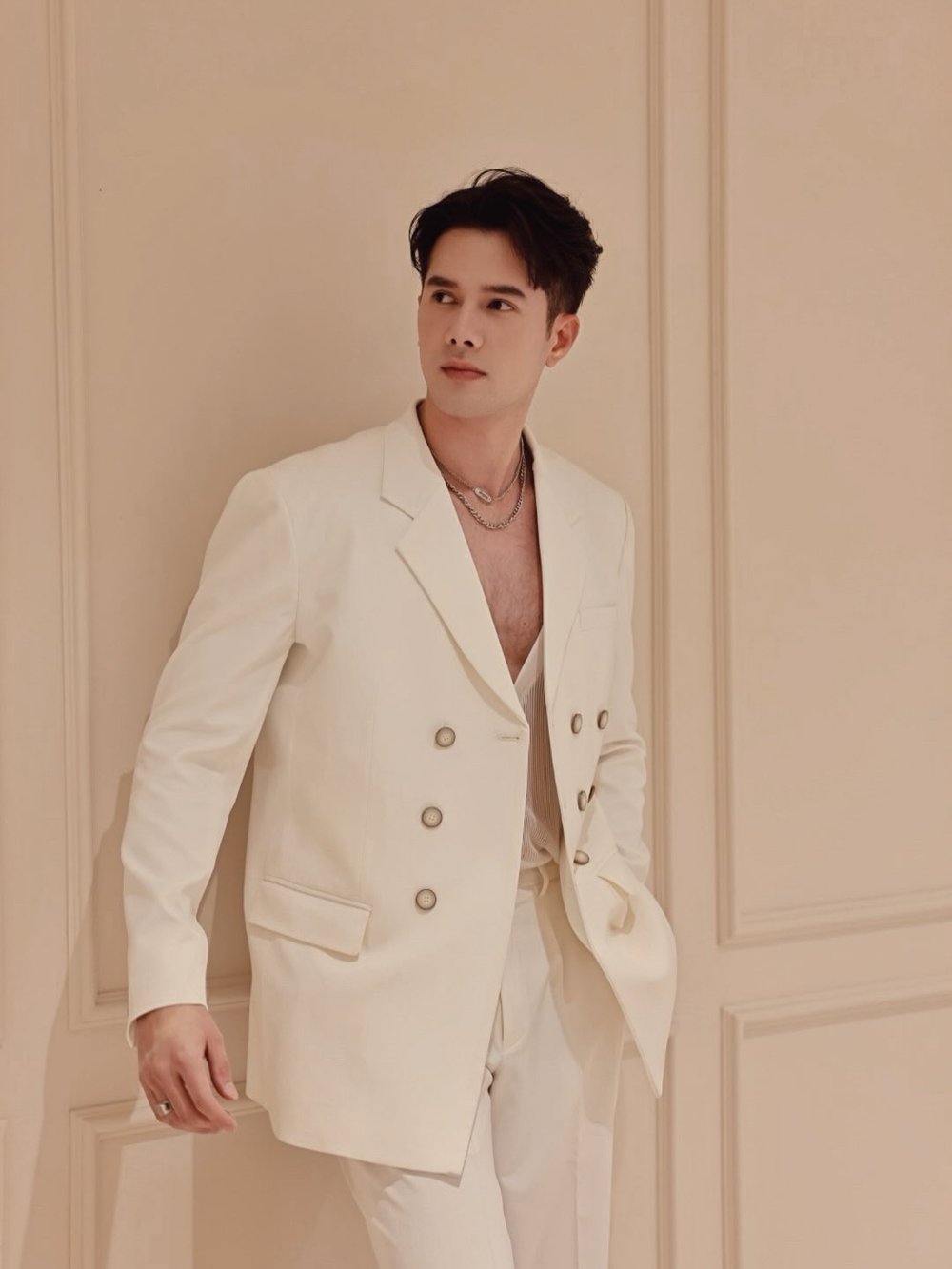 มิกค์ ทองระย้า โพสต์ล่าสุดประกาศสถานะหัวใจ 4 ห้อง อยู่กับสาวคนนี้... หลังโดนโยง พระเอก ม.