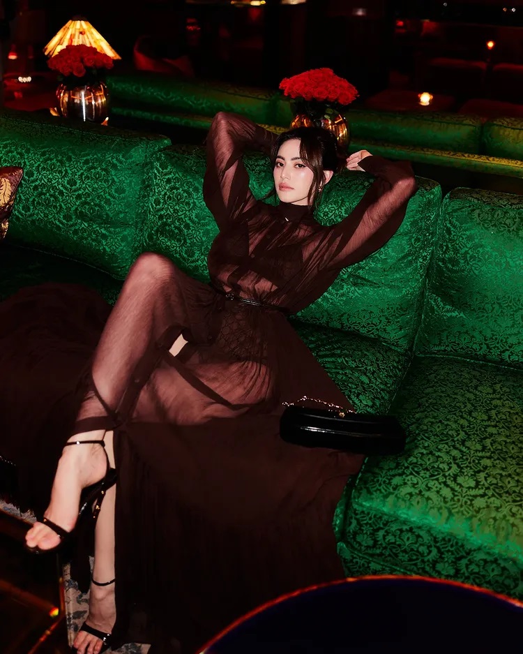 ใหม่ ดาวิกา โททัลลุคสุดชิค สวยเฉิดฉาย กระทบไหล่คนดังระดับโลกมากมาย 