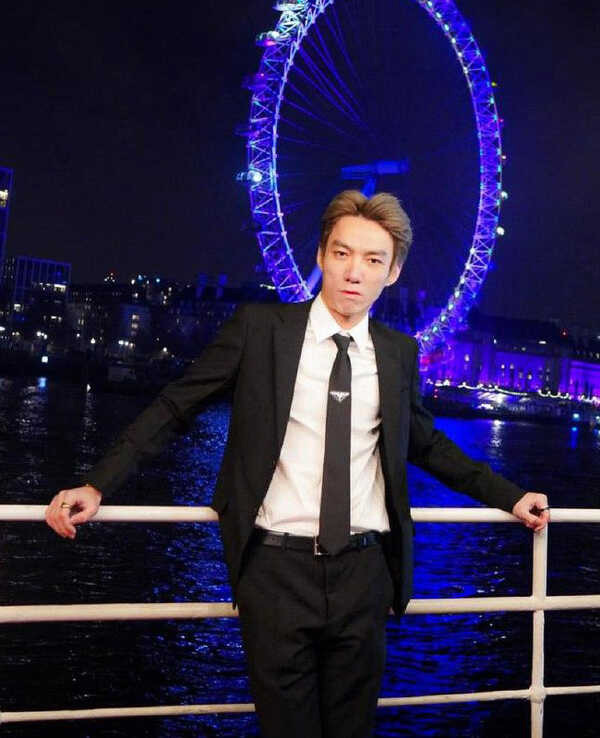 เบนซ์ เดม่อน ประวัติ