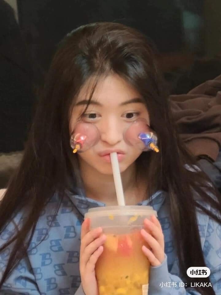 แก้มอมชมพู